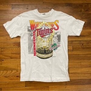 Vintage MLB Minnesota Twins 1991 World Series Champion Graphic T Shirt Used